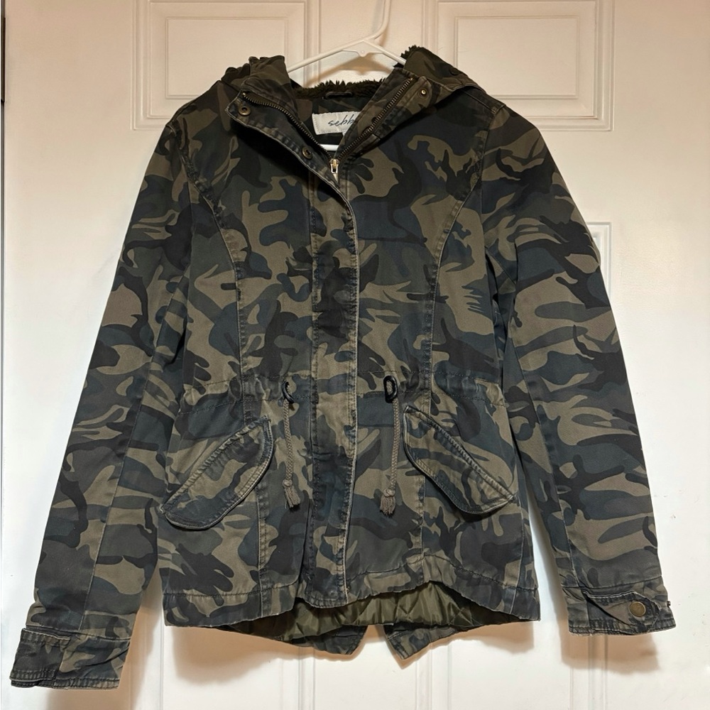 Women’s Sebby Camo Patterned Jacket size S
